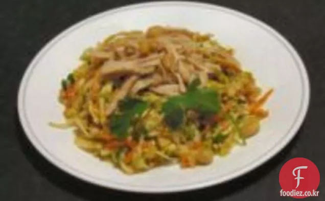 고기 라이트:닭고기와 태국 양배추 샐러드