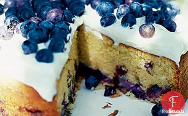 치즈 케이크 설탕을 입힌 블루 베리 크림 케이크