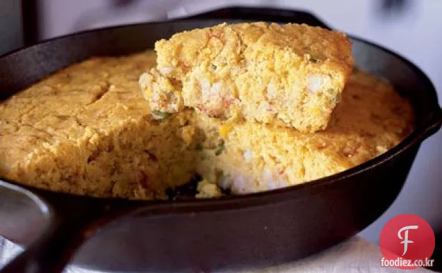 케이준 가재 옥수수 빵