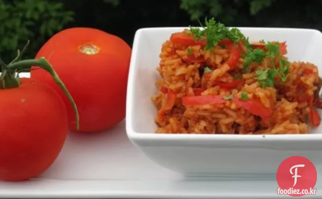토마토와 고추 쌀(아로즈 콘 토 마테 와이 피 멘트 와이 피 멘트 와이 피 멘트 와이 피 멘트)