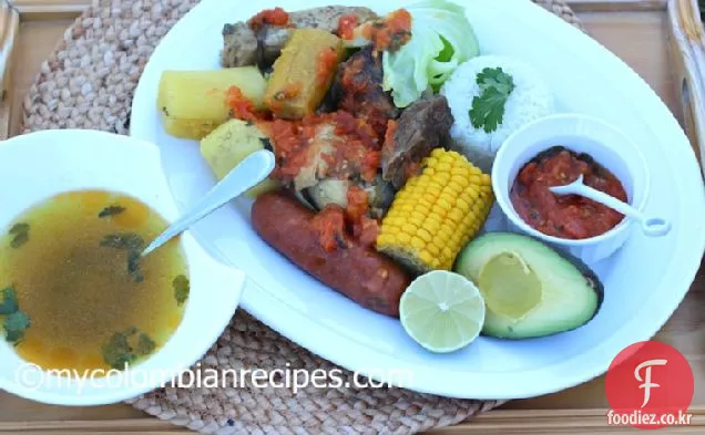 푸체로산타페레(콜롬비아 소고기,닭고기,돼지고기 스튜)