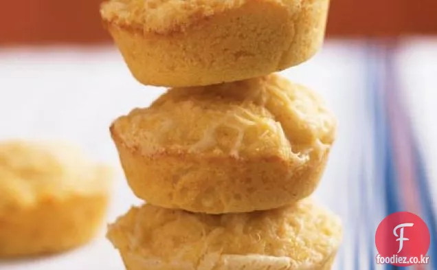 파르 메산 옥수수 빵 머핀