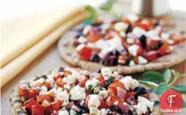 토마토,올리브,페타로 구운 피타