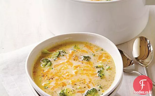 브로콜리 체다 수프
