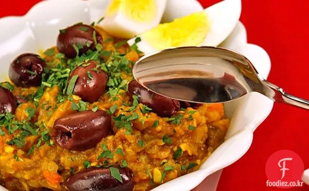 볶음 구이 가지 샐러드,다진 양파,마늘,토마토