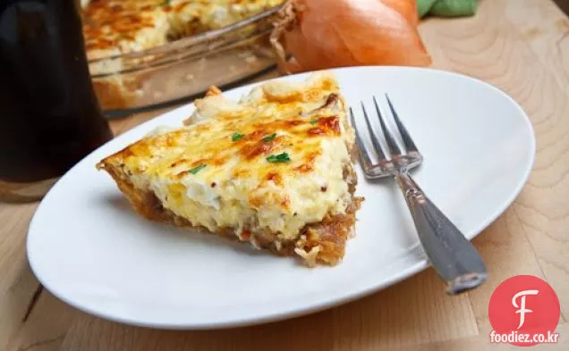기네스 찐 양파와 숙성 된 흰색 체다 치즈