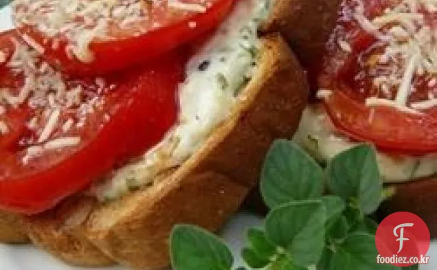 엄마의 최고의 구운 토마토 샌드위치