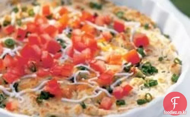 토마토 얹은 치즈와 콩 딥