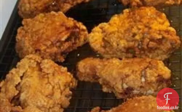 남부 스타일의 버터 밀크 프라이드 치킨