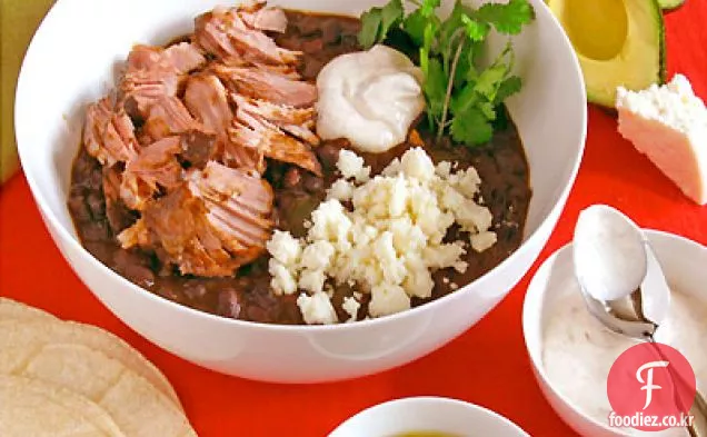 치포 틀레 찐 빼서 돼지 고기와 검은 콩 칠리