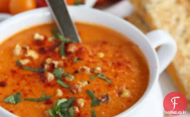 구운 옥수수와 토마토 수프