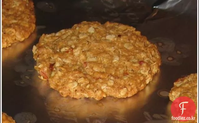 바삭 바삭한 왕성한 오트밀 쿠키
