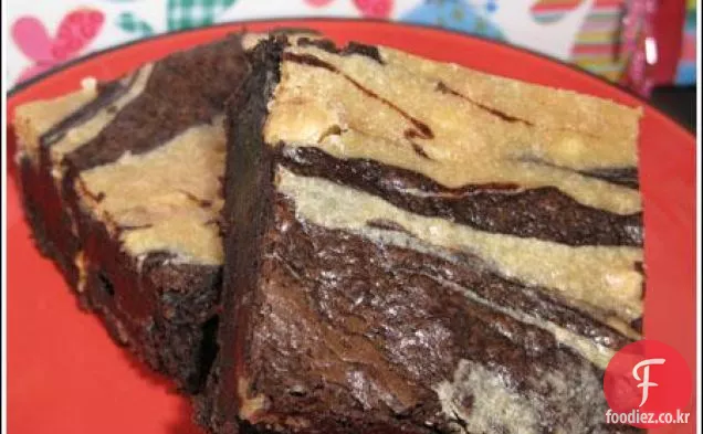 초콜릿 땅콩 버터 치즈 케이크 대리석 브라우니