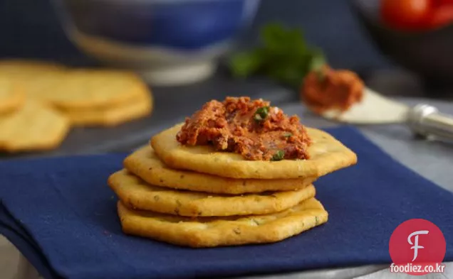 햇볕에 말린 토마토 스프레드