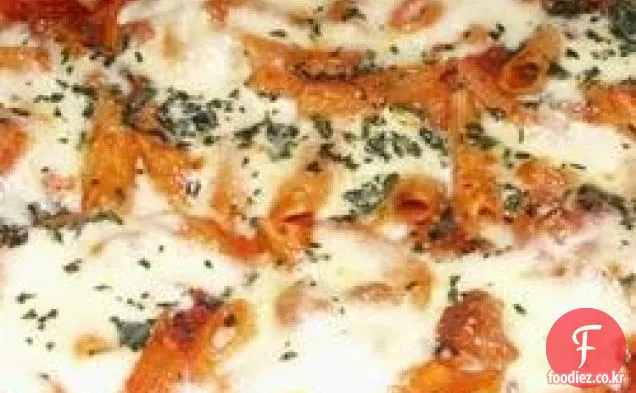이탈리아 소시지와 함께 구운 펜네