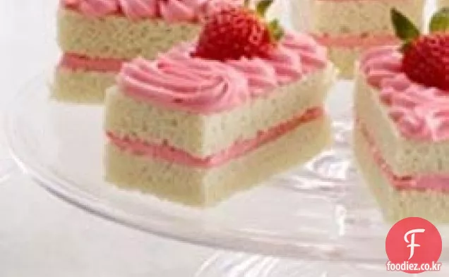 딸기 샴페인 케이크