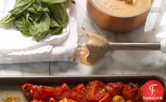신선한 바질과 구운 토마토 수프