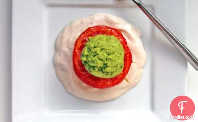 바질 쿠키와 설탕에 절인 토마토