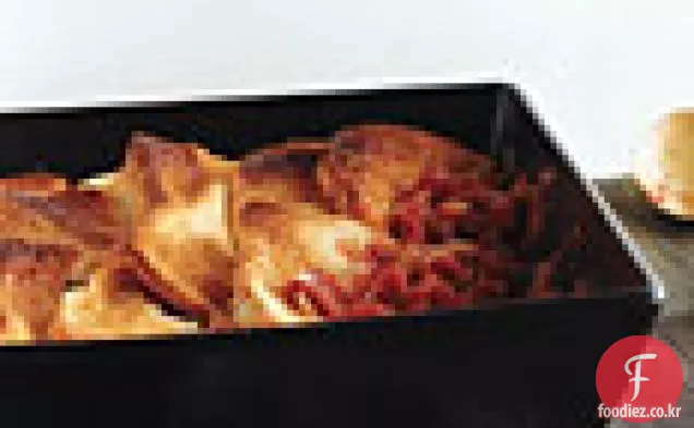 피 각질의 빵과 구운 토마토