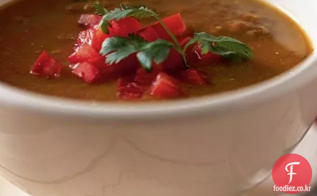 브리의 렌즈 콩-토마토 수프