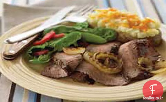 중서부 바비큐 측면 스테이크