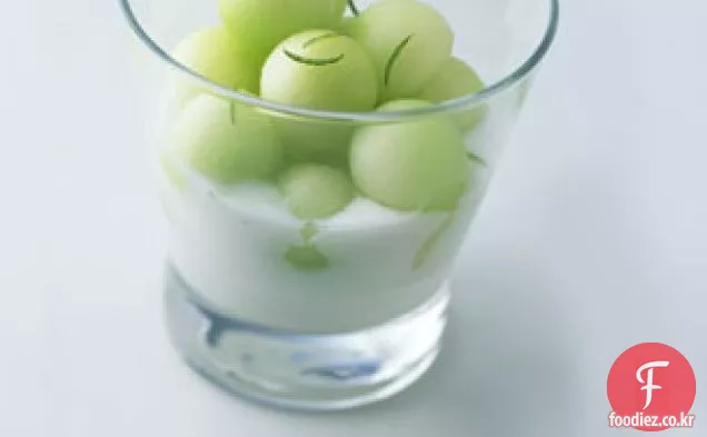 코코넛 밀크의 단 물 멜론