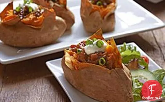 바베 큐 빼서 돼지고기 얹은 고구마