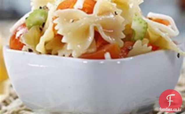 바 릴라 지아르 디니 에라,체리 토마토,파쇄 된 모짜렐라를 곁들인 파르 팔레,파르 팔레,파르 팔레,파르 팔레