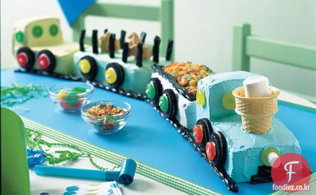 생일 기차 케이크