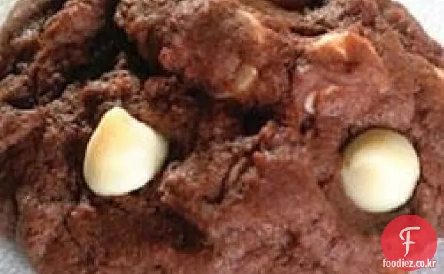 톨 하우스,화이트 칩 초콜릿 쿠키,화이트 칩 초콜릿 쿠키