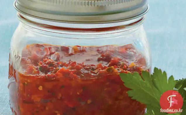 햇볕에 말린 토마토 페스토