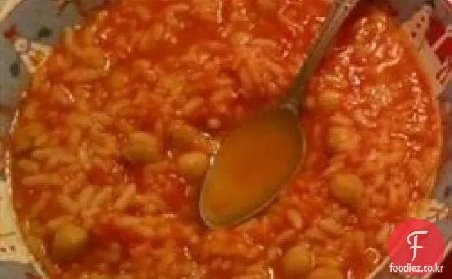 쌀과 토마토 가르 반조 수프