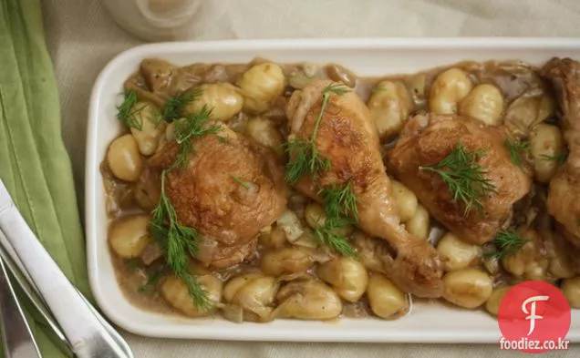 닭 Fricassée 와 음식,Gnocchi,그리고 생크림 혹은 사워 크림