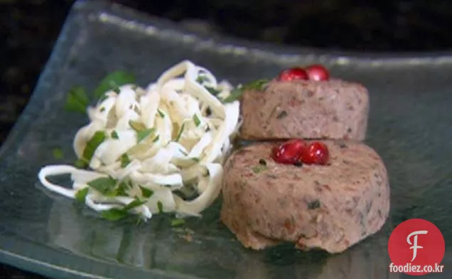 아르메니아 콩과 호두 페이트