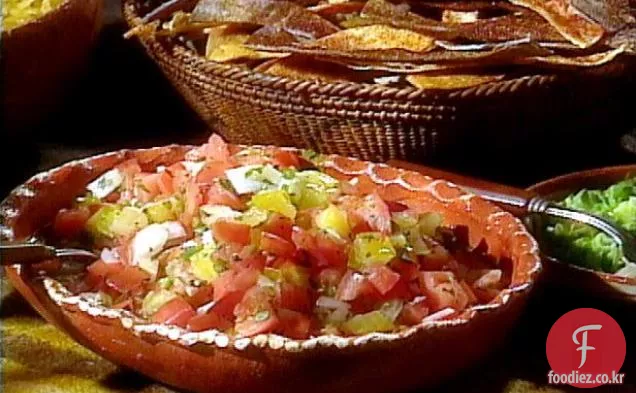 신선한 토마토 살사