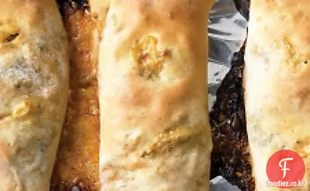 브로콜리,토마토,모짜렐라 스트롬 볼리