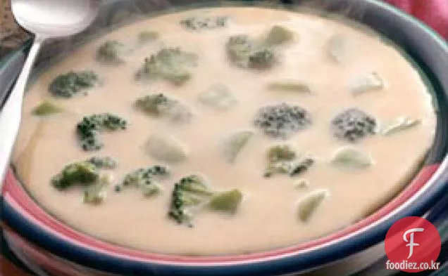 브로콜리 맥주 치즈 수프