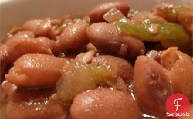 슬로우 쿠커 핀토 콩