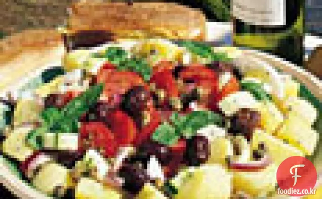 올리브,토마토,케이 퍼와 감자 샐러드