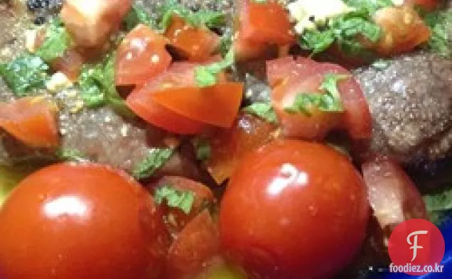 양고기 용 민트 토마토 소스