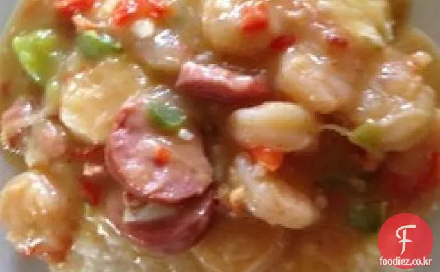 오래 된 찰스턴 스타일 새우와 밀가루