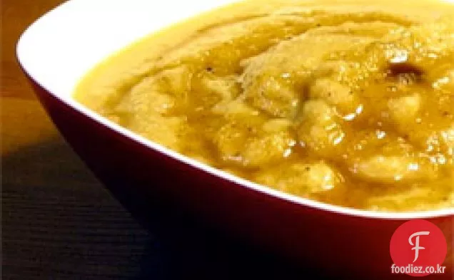 건강하고 맛있는:꿀이 든 카레 콜리 플라워 수프