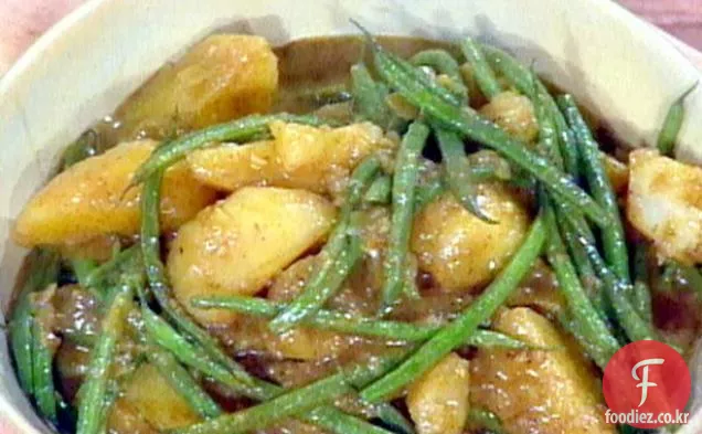 말레이시아 감자와 녹색 콩