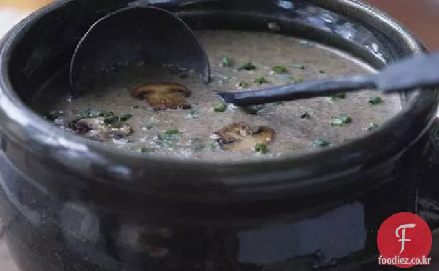 타라곤과 크림 버섯 수프