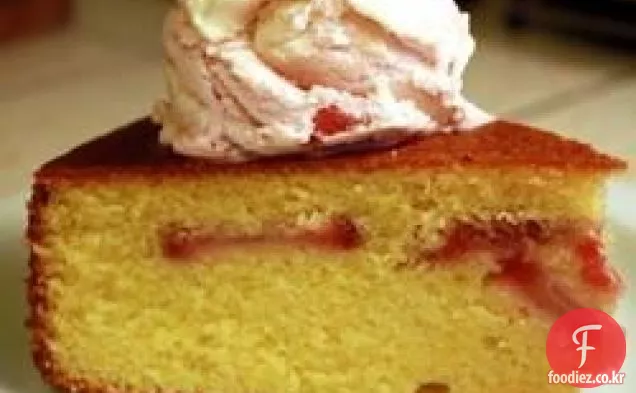 옥수수 가루 딸기 케이크