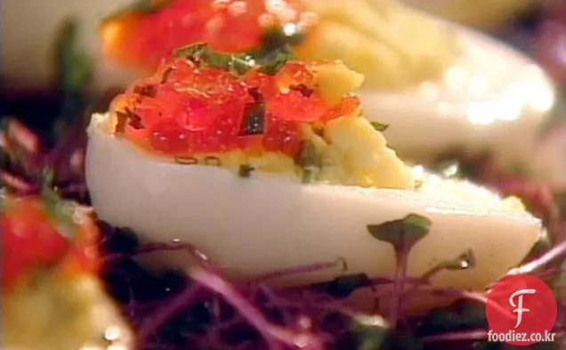 캐비어로 채워진 계란:크라스 노이 이크로이
