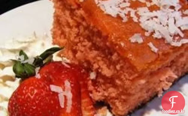 딸기 케이크와 설탕 프로스팅 2