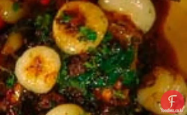 양파와 허브를 곁들인 송아지 가슴 찜:페토 디 비텔로 콘 시폴린,멘투치아