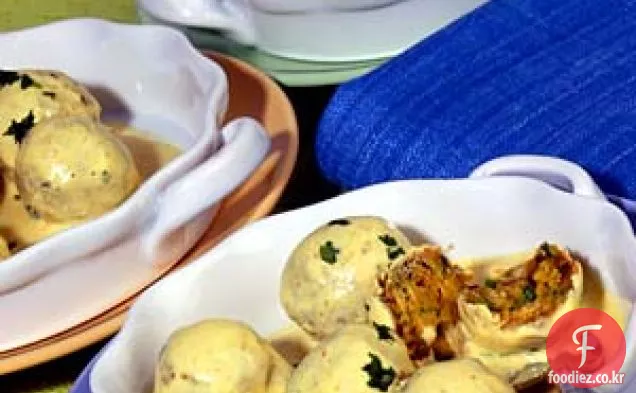 라자스탄 카디(매운 소스에 병아리 콩 만두)