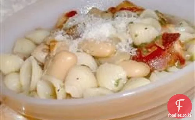 이탈리아 흰 콩과 판 체타 수프